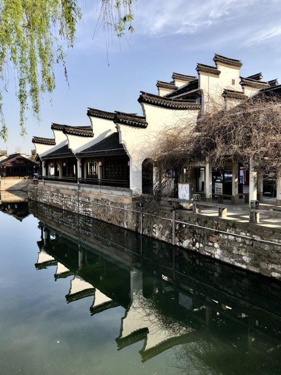 逃离沙漠小镇